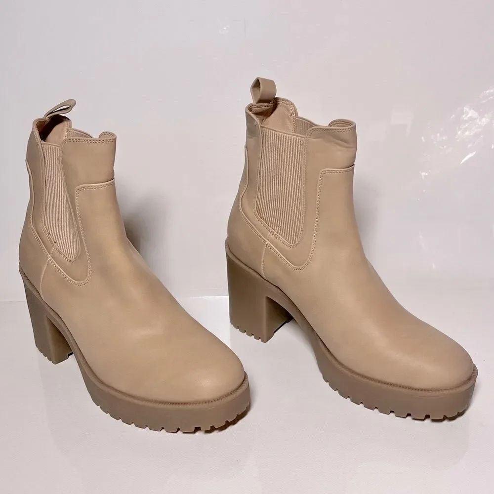 Chinese Laundry Yikes Chelsea Boot